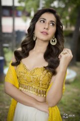 Rashi Khanna New Stills